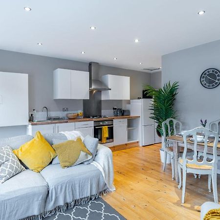 Stylish Shepherds Bush Flat Leilighet London Eksteriør bilde